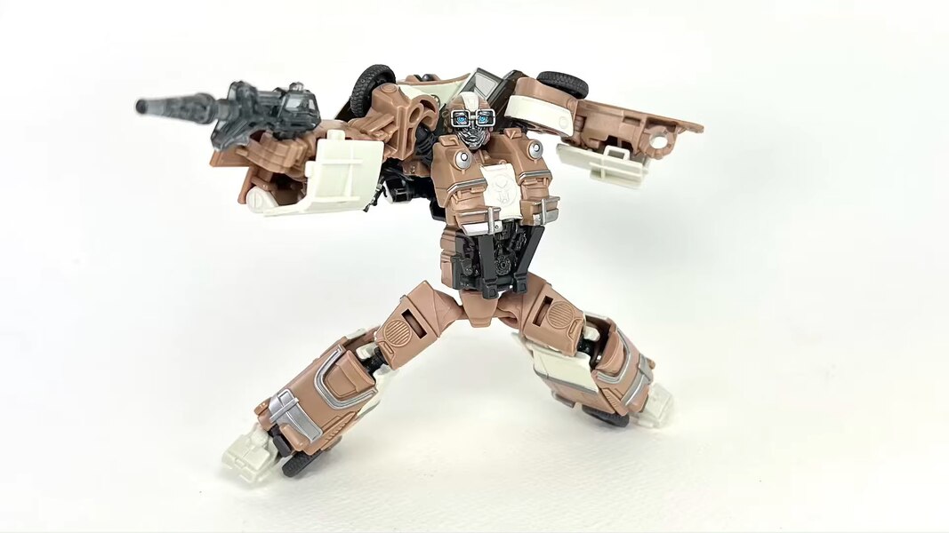 Image Of ROTB 108 Wheeljack For Transformers Studio Series Deluxe Class  (1 of 9)
